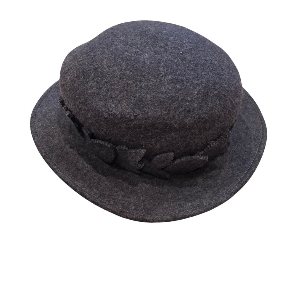 vintage Liz Claiborne grey wool hat with sewn on wool leaves
